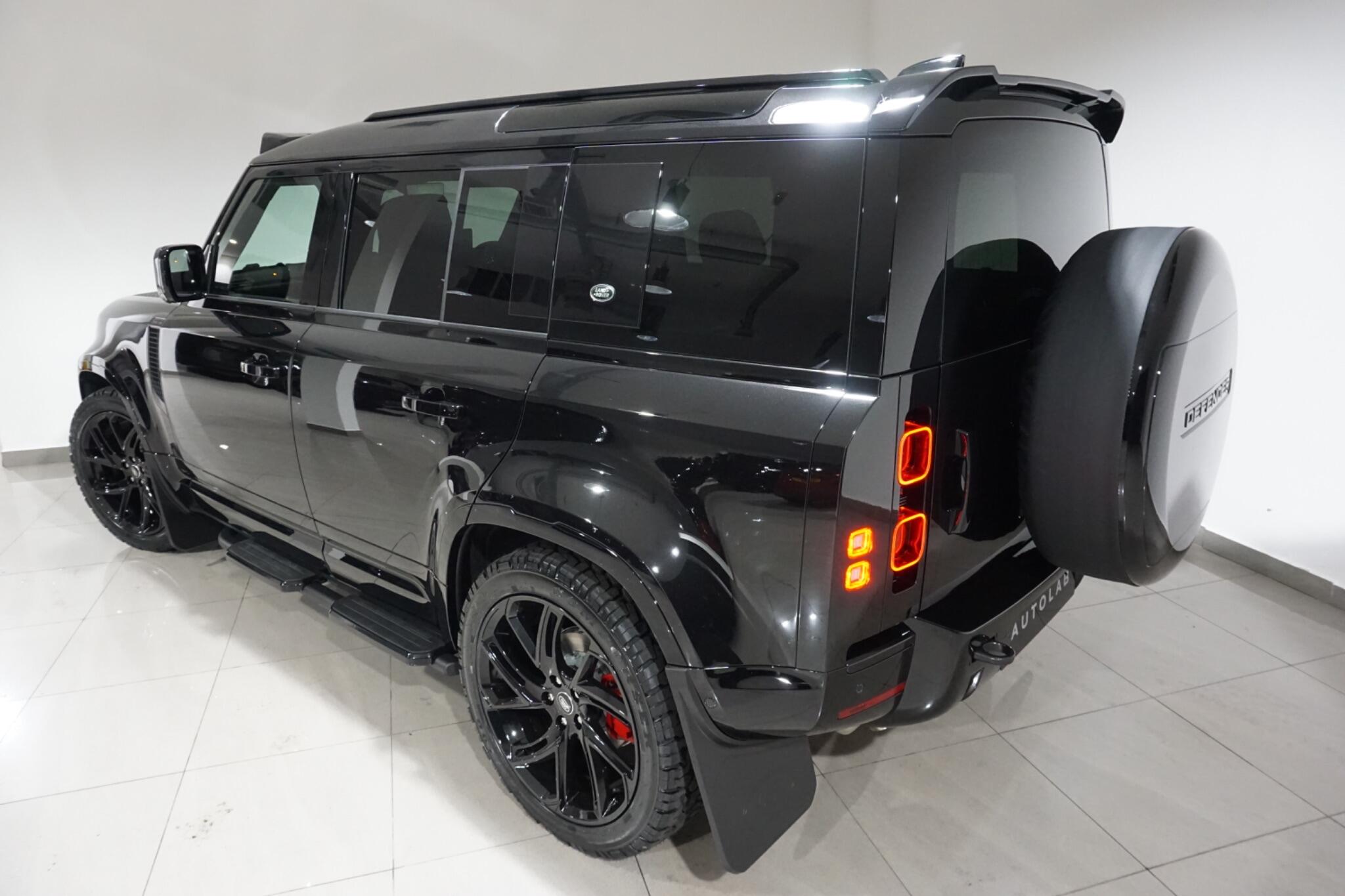 Land Rover Defender 110 3.0 D300 MHEV X-Dynamic HSE Auto 4WD Euro 6 (s/s) 5dr